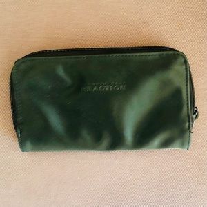 Kenneth Cole REACTION Women’s Black Nylon Fabric Wallet One Size